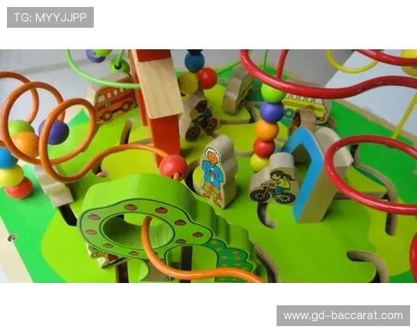 六面体多功能游戏桌设计与婴儿1到3岁成长发展的完美契合 六面体多功能游戏桌设计与婴儿1到3岁成长发展的完美契合